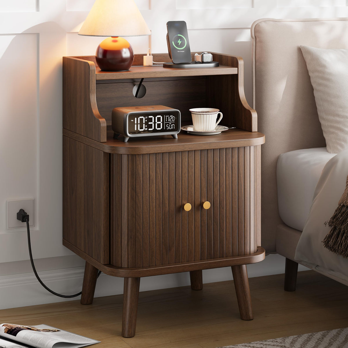 Mid Century Modern Nightstand Set of 2 with Charging Station R725668